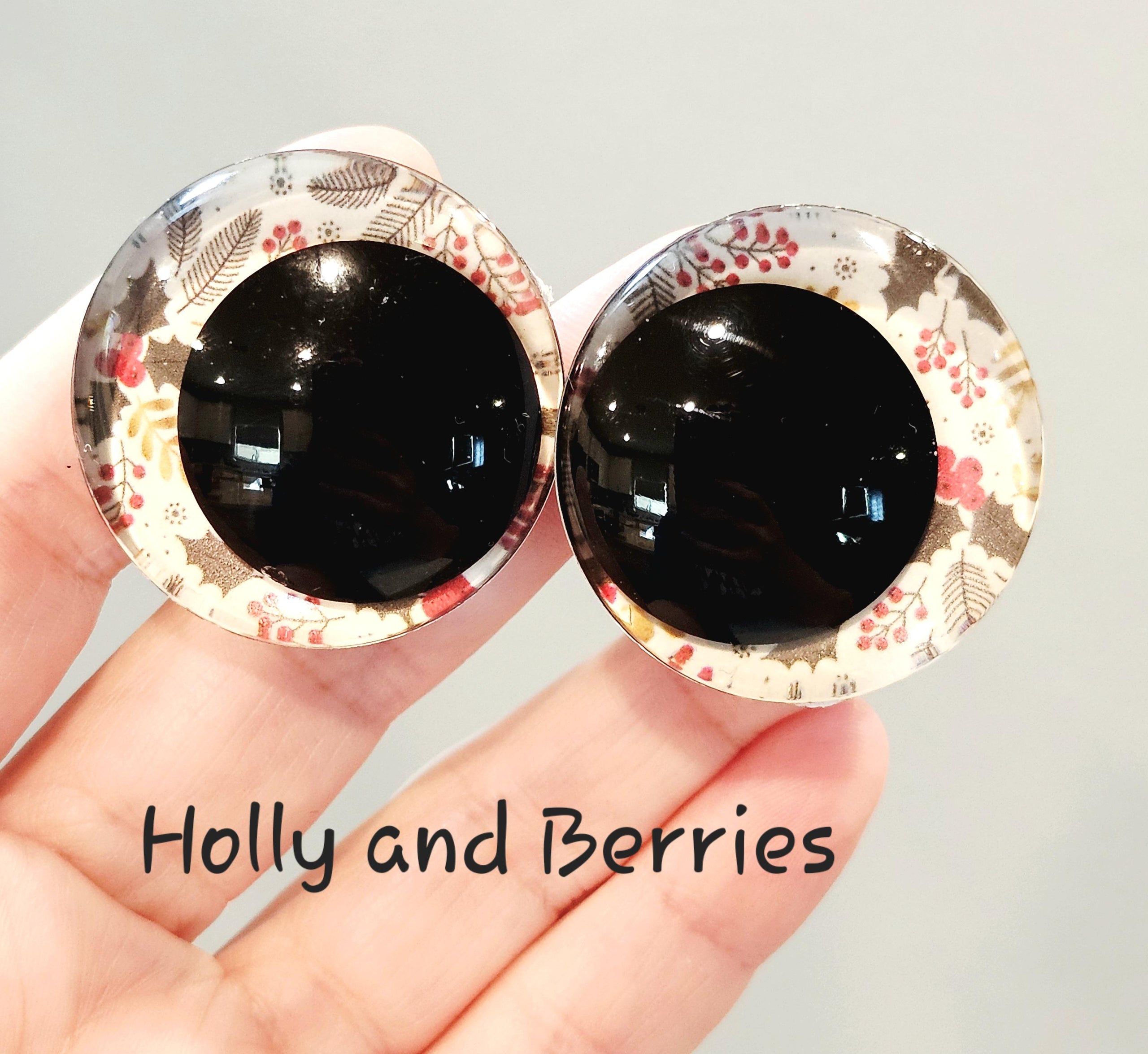 Holly and Berries Off Center Safety Sinker Eyes 16-35mm